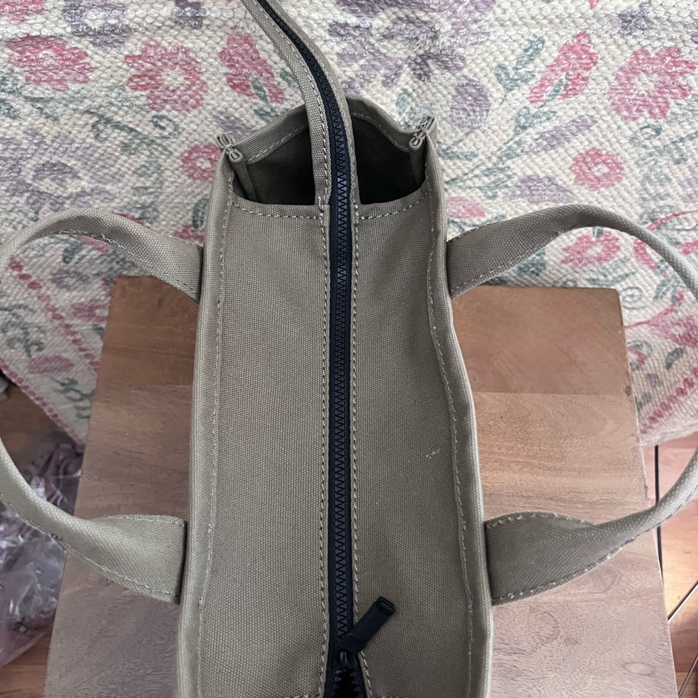 Marc Jacobs Canvas The Tote Bag Medium - Picture 9 of 16